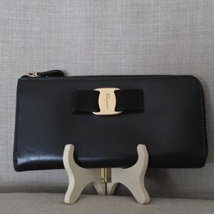 Salvatore Farragamo Black Leather Zip Around Wallet🔥